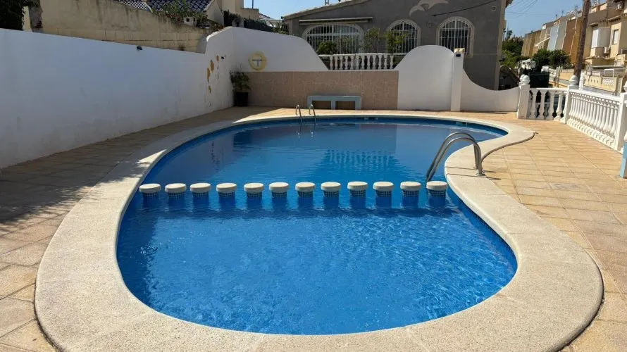 3 bedrooms house for sale, Torrevieja, Spain No. 561 № 20