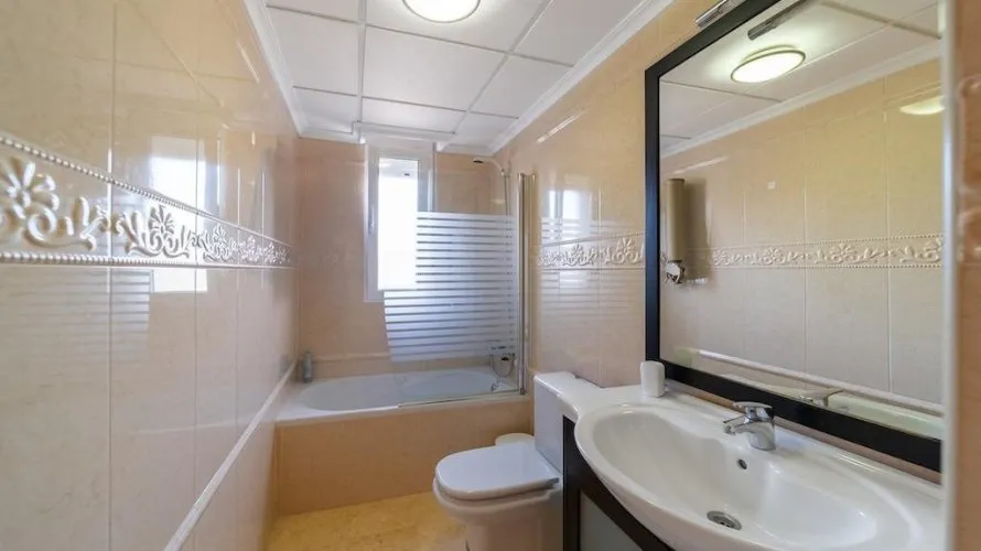 5 bedrooms villa for sale, Torrevieja, Spain No. 519 № 22