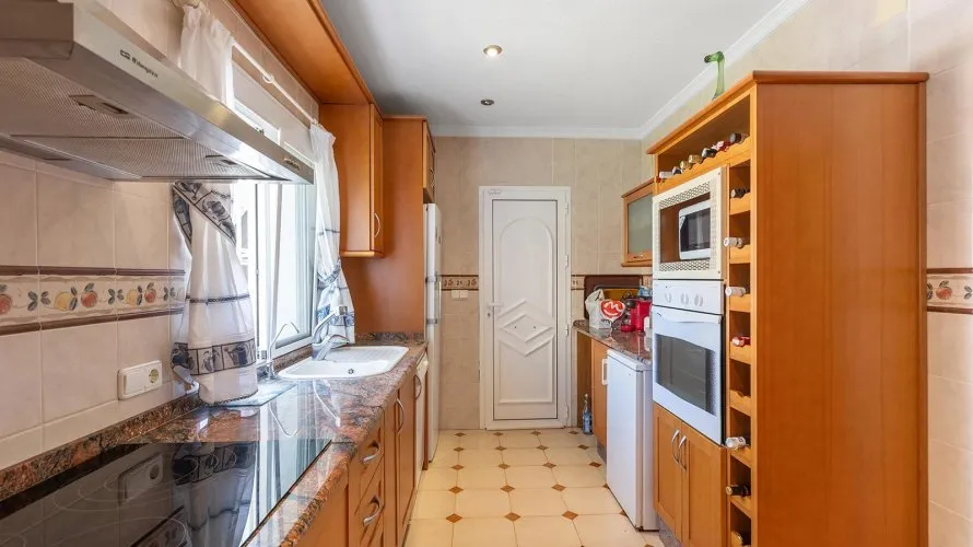 4 bedrooms villa for sale, Torrevieja, Spain No. 590 № 7