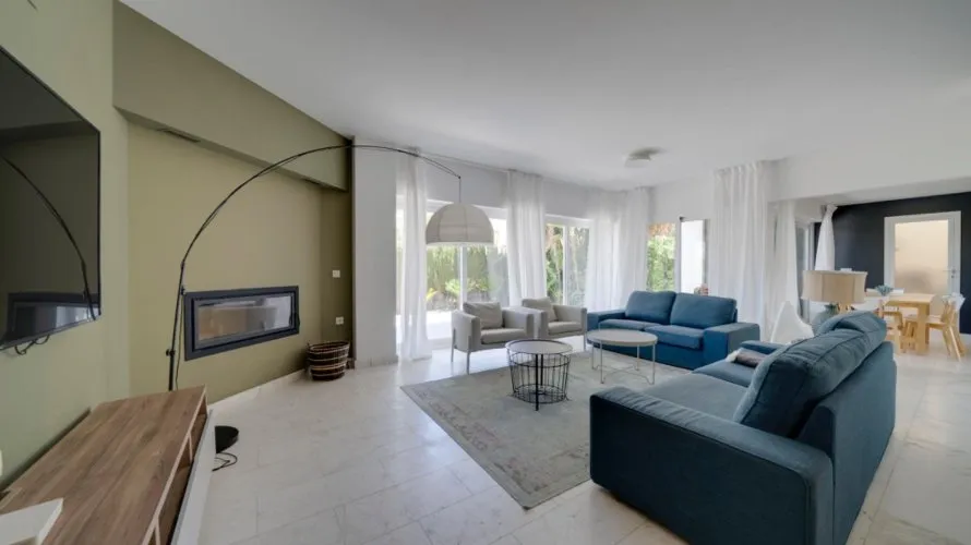 4 bedrooms villa for sale, Albir, Spain No. 385