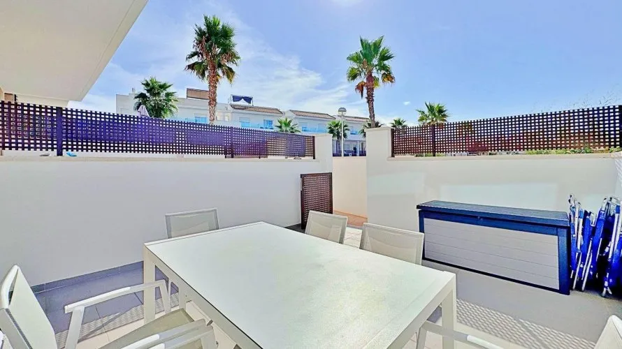 3 bedrooms bungalow for sale, Torrevieja, Spain No. 591 № 15