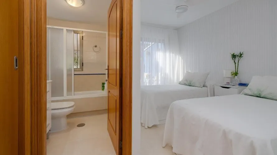 3 bedrooms penthouse for sale, Torrevieja, Spain No. 685 № 21