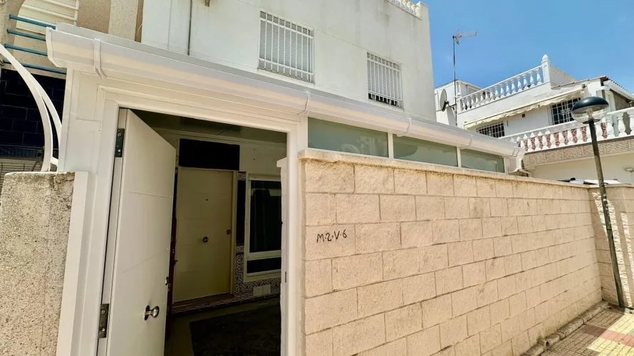 2 bedrooms bungalow for sale, Torrevieja, Spain No. 127 № 12