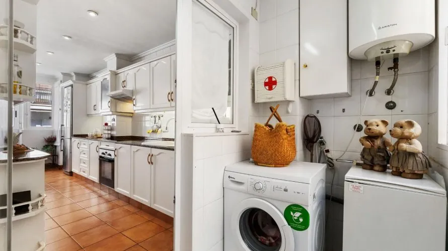 128m² apartment for sale, Torrevieja, Spain No. 664 № 2