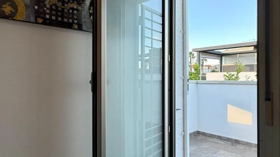 3 bedrooms apartment for sale, Torrevieja, Spain No. 133 № 18