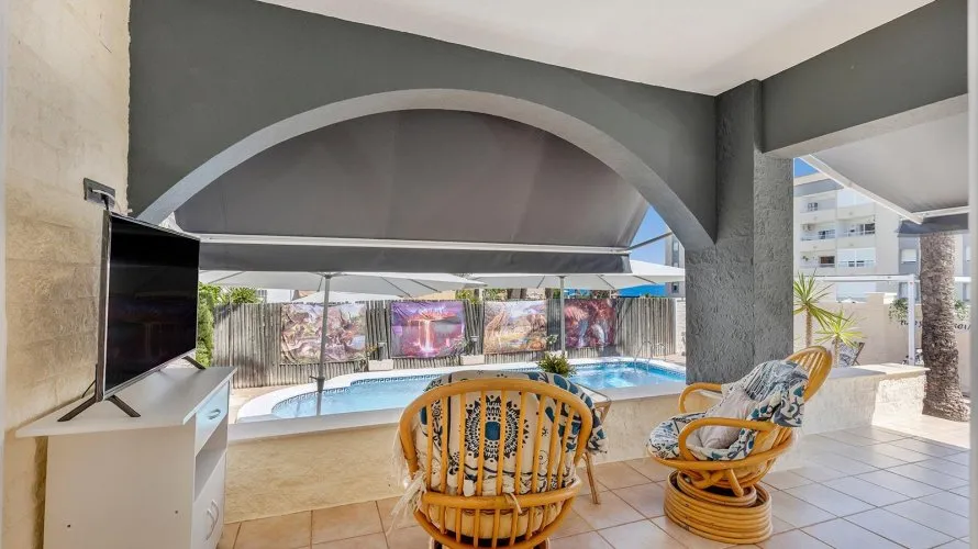 4 bedrooms villa for sale, Torrevieja, Spain No. 590 № 4