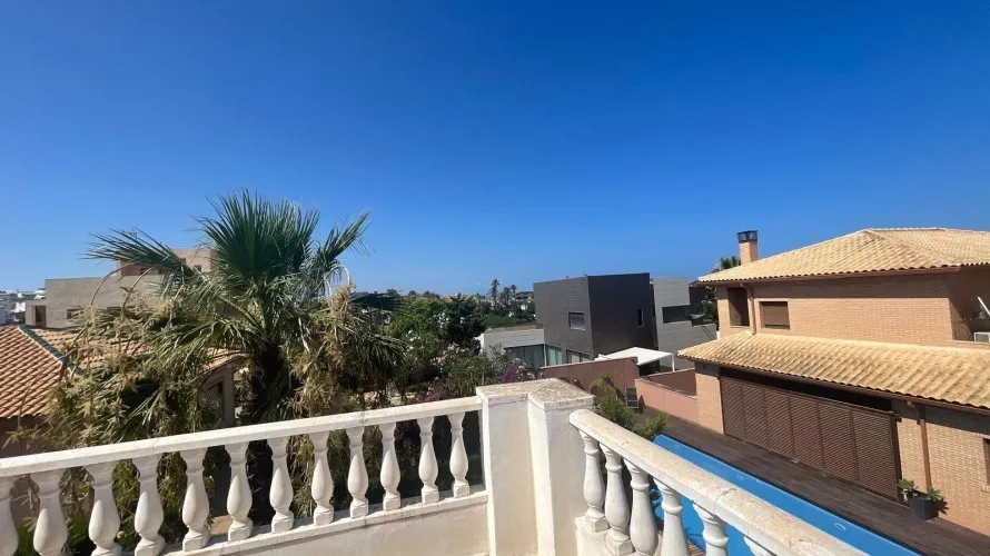 5 bedrooms house for sale, Torrevieja, Spain No. 569 № 6
