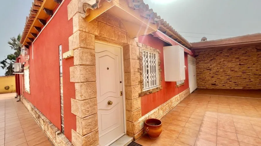 2 bedrooms apartment for sale, Torrevieja, Spain No. 723 № 2