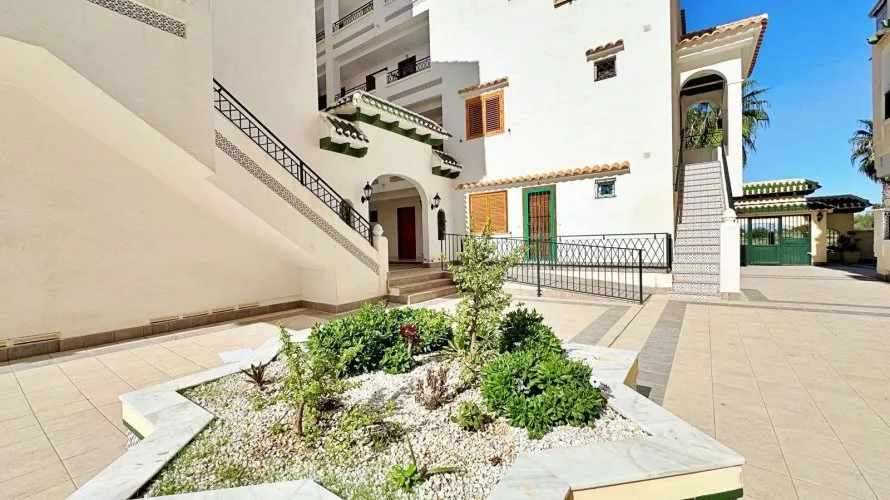 1 bedroom apartment for sale, Torrevieja, Spain No. 692 № 6