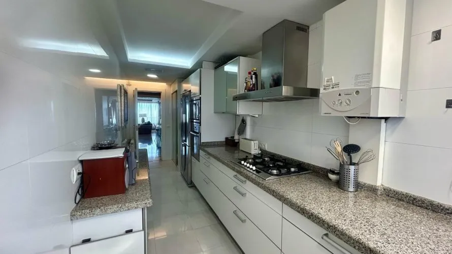 3 bedrooms apartment for sale, Benidorm, Spain No. 490 № 2