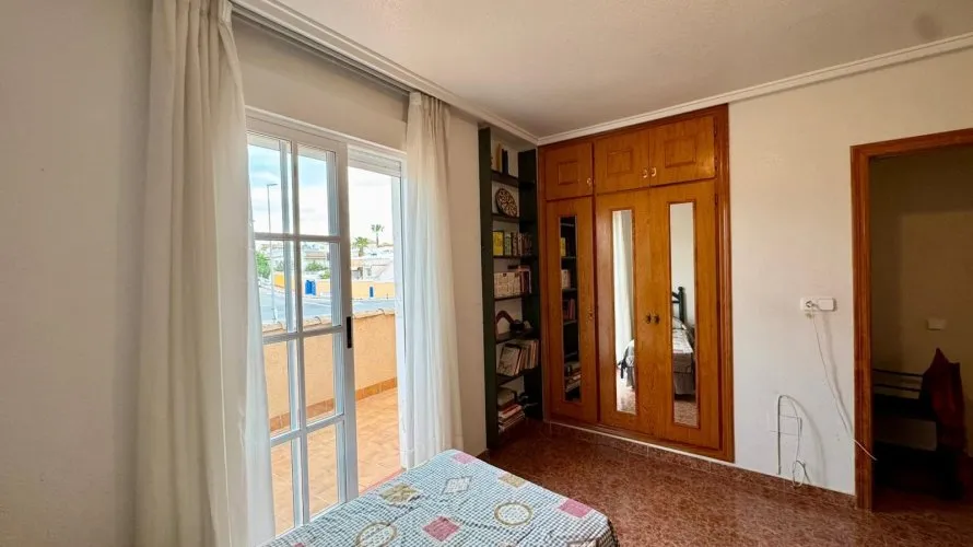 3 bedrooms apartment for sale, Torrevieja, Spain No. 702 № 14