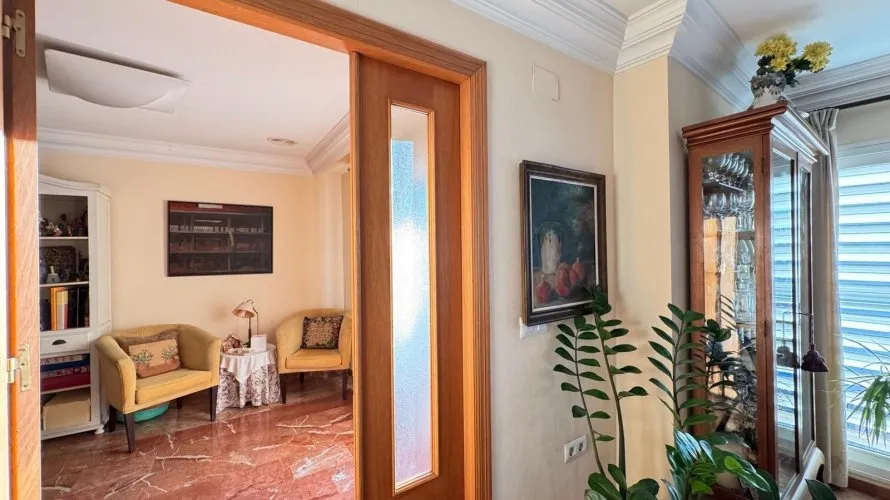 4 bedrooms apartment for sale, Torrevieja, Spain No. 184 № 19