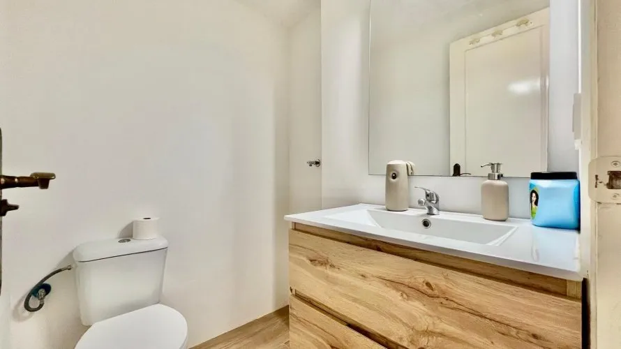 2 bedrooms penthouse for sale, Torrevieja, Spain No. 695 № 27
