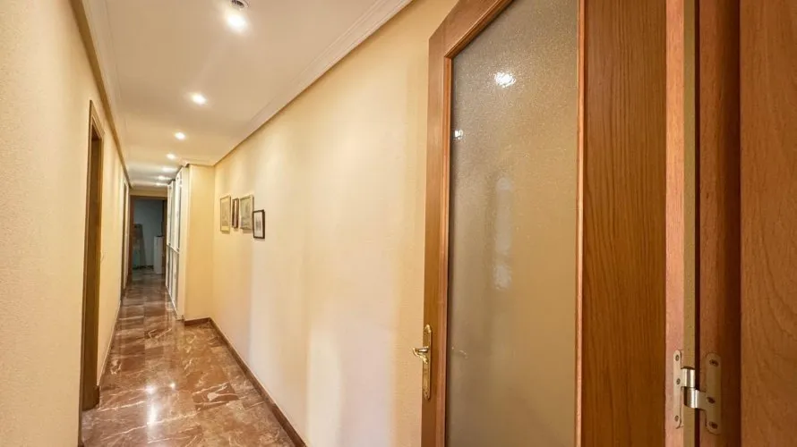 4 bedrooms apartment for sale, Torrevieja, Spain No. 184 № 14