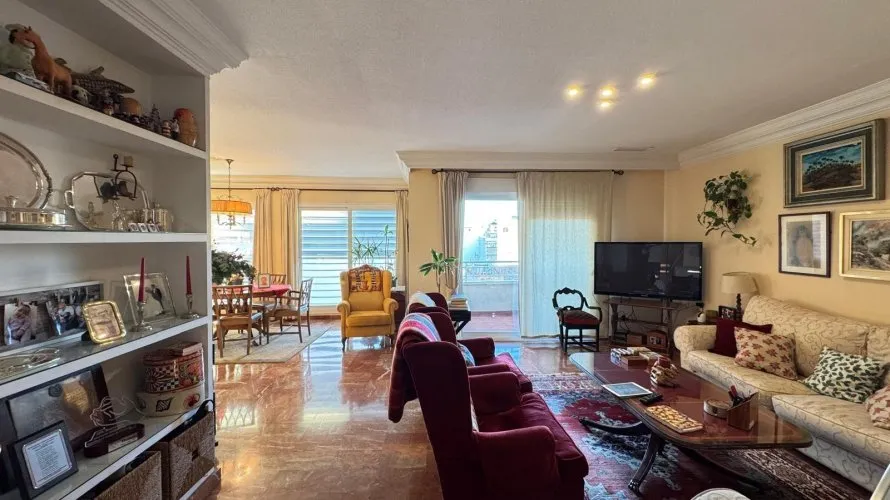 4 bedrooms apartment for sale, Torrevieja, Spain No. 184