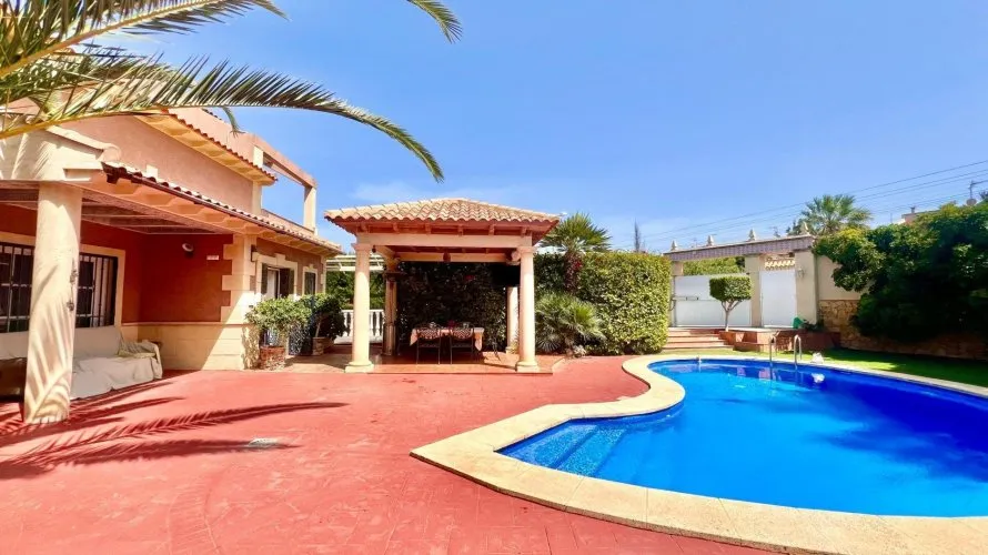 3 bedrooms villa for sale, Torrevieja, Spain No. 98 № 12