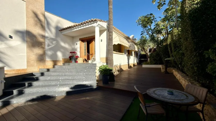 6 bedrooms villa for sale, Benidorm, Spain No. 218 № 4