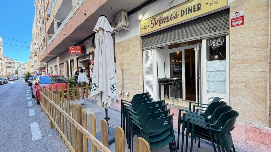 57m² commercial property for sale, Torrevieja, Spain No. 709 № 1