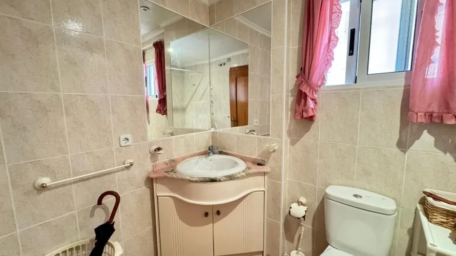 3 bedrooms apartment for sale, Torrevieja, Spain No. 702 № 17