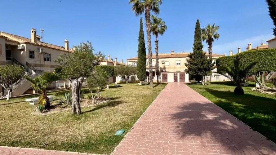 2 bedrooms bungalow for sale, Torrevieja, Spain No. 797 № 13