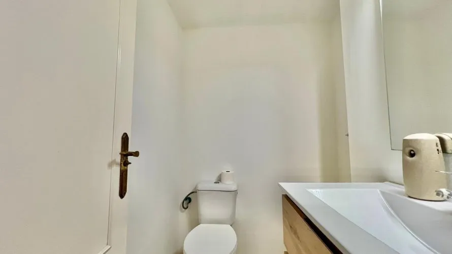 2 bedrooms penthouse for sale, Torrevieja, Spain No. 695 № 26
