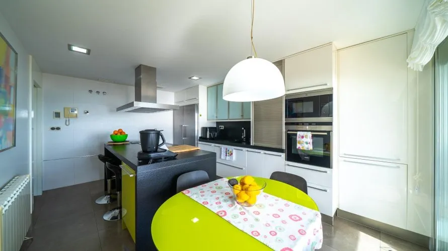 4 bedrooms apartment for sale, Villajoyosa, Spain No. 705 № 2