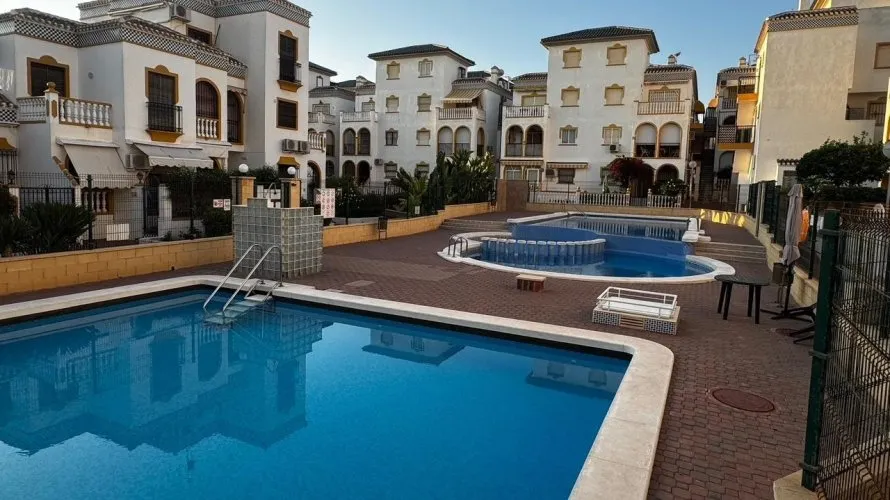 3 bedrooms apartment for sale, Torrevieja, Spain No. 564