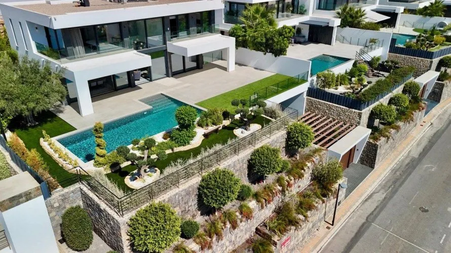 890m² villa for sale, Benidorm, Spain No. 587 № 1