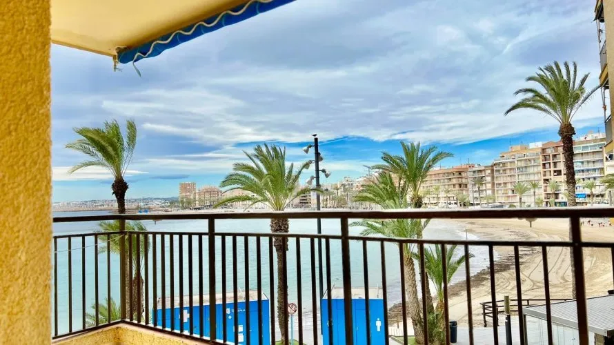 3 bedrooms apartment for sale, Torrevieja, Spain No. 670 № 13