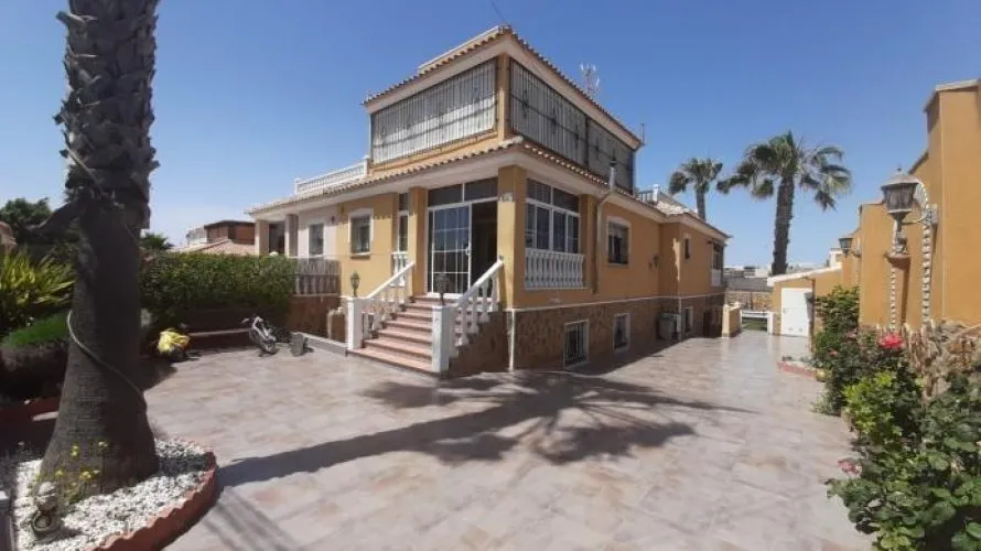 283m² apartment for sale, Torrevieja, Spain No. 440 № 21