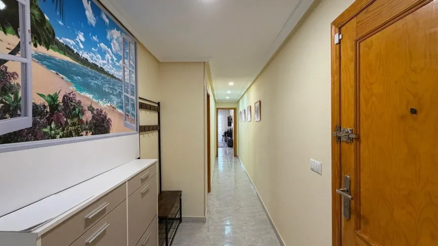 3 bedrooms apartment for sale, Torrevieja, Spain No. 672 № 1