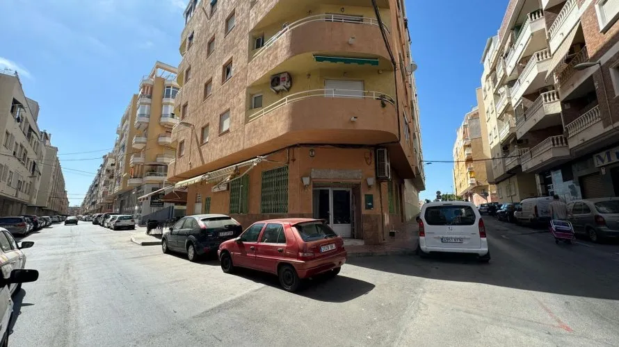 118m² commercial property for sale, Torrevieja, Spain No. 96 № 20