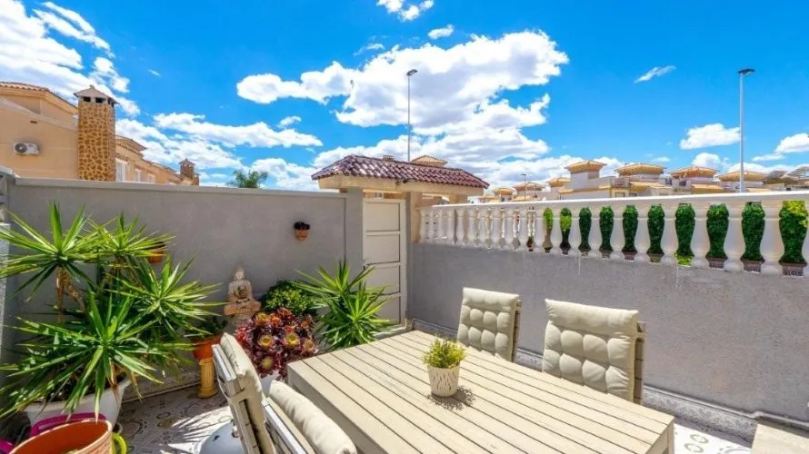 2 bedrooms house for sale, Torrevieja, Spain No. 1168 № 2