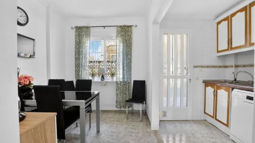 2 bedrooms house for sale, Torrevieja, Spain No. 1168 № 7