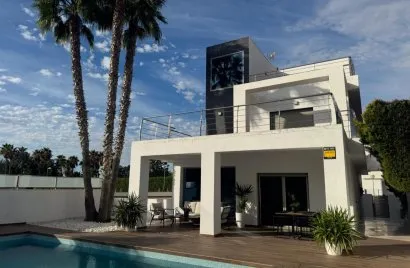 5 bedrooms villa for sale, Alicante, Spain No. 1210