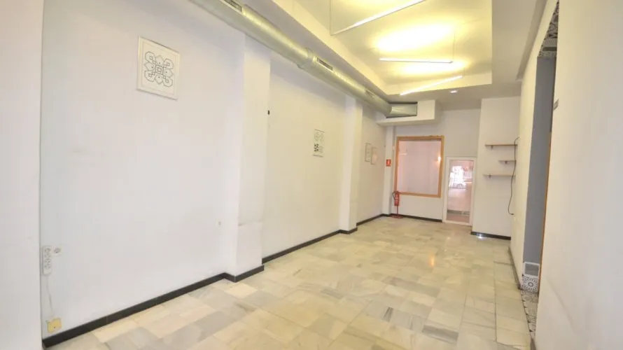 200m² commercial property for sale, Torrevieja, Spain No. 1252 № 12