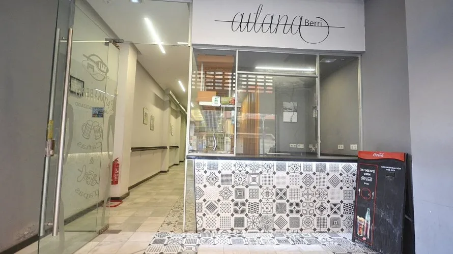 200m² commercial property for sale, Torrevieja, Spain No. 1252 № 20