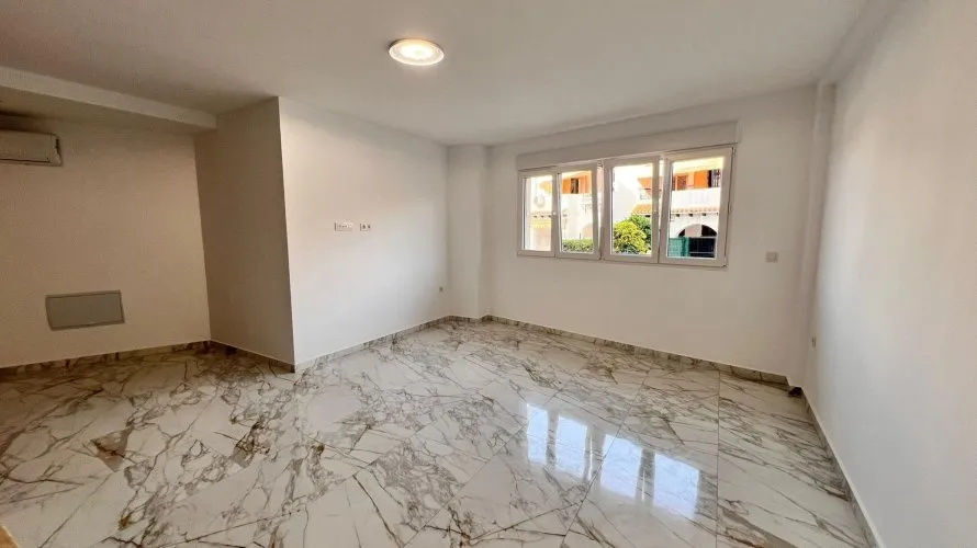 1 bedroom apartment for sale, Torrevieja, Spain No. 1388 № 11
