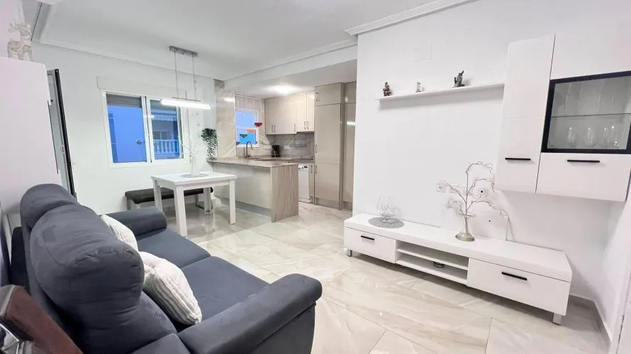 60m² apartment for sale, Torrevieja, Spain No. 1443 № 4