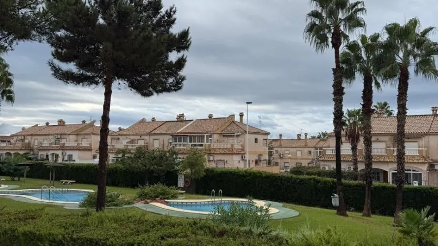 2 bedrooms house for sale, Torrevieja, Spain No. 1465 № 27
