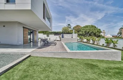 5 bedrooms villa for sale, Alicante, Spain No. 1342