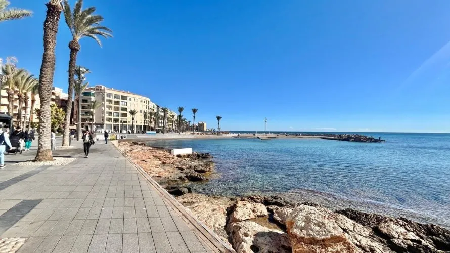 4 bedrooms apartment for sale, Torrevieja, Spain No. 1503