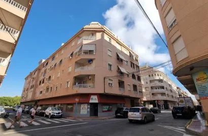 2 bedrooms apartment for sale, Torrevieja, Spain No. 1424