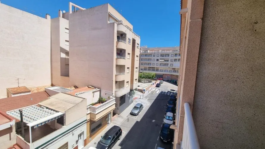 2 bedrooms apartment for sale, Torrevieja, Spain No. 1546 № 2