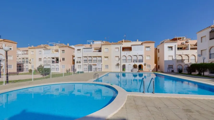 60m² bungalow for sale, Torrevieja, Spain No. 1565 № 9