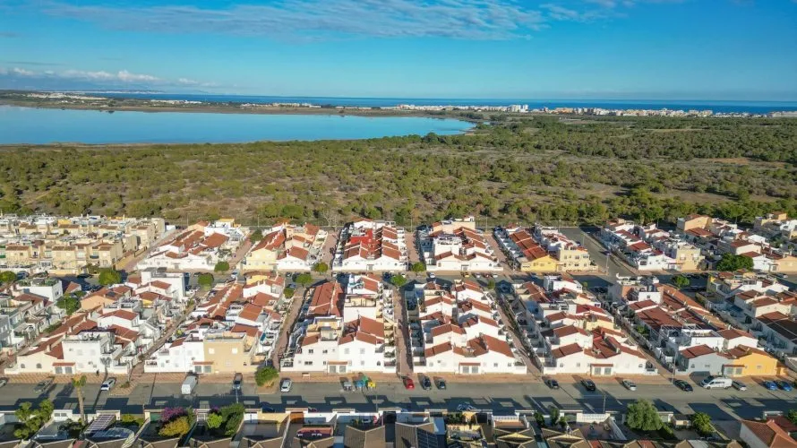 102m² villa for sale, Torrevieja, Spain No. 1324 № 2