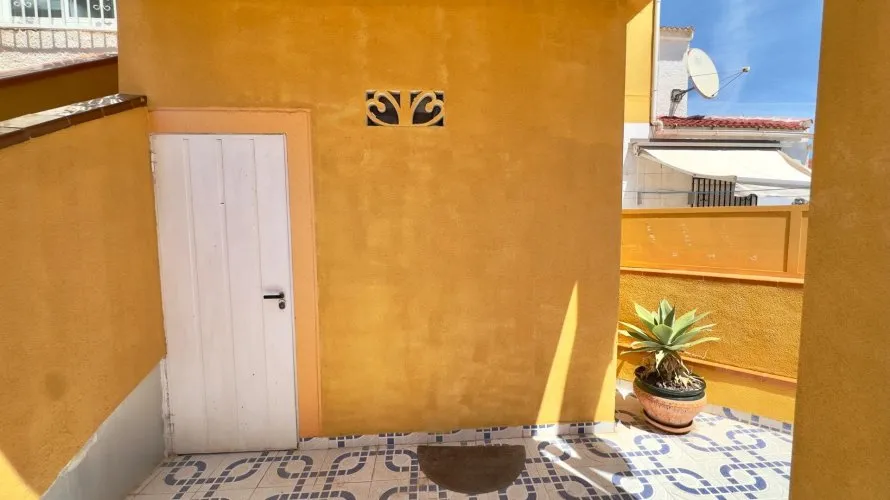1 bedroom bungalow for sale, Torrevieja, Spain No. 1551 № 2