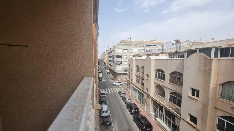 2 bedrooms apartment for sale, Torrevieja, Spain No. 1405 № 1