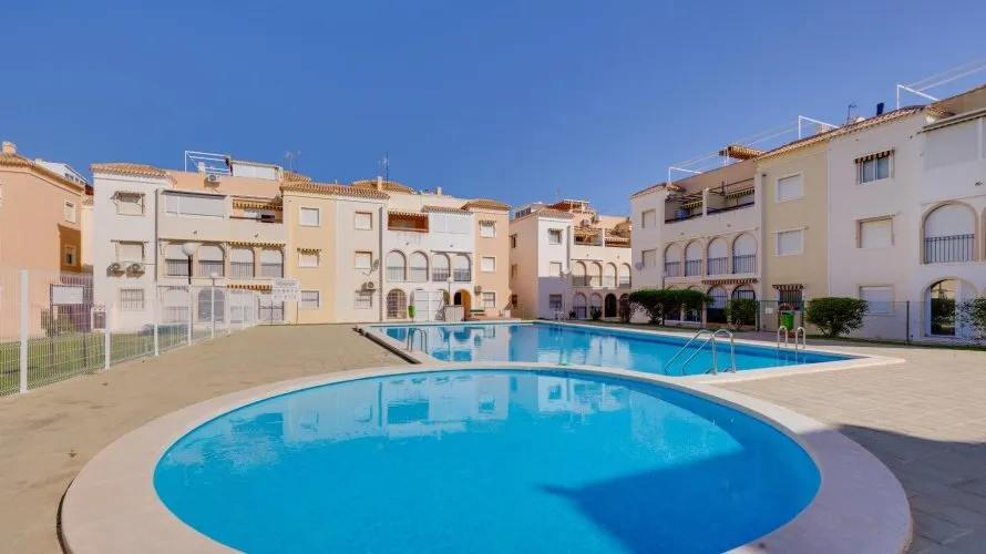 60m² bungalow for sale, Torrevieja, Spain No. 1565 № 8