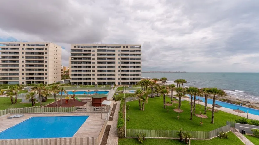 98m² apartment for sale, Torrevieja, Spain No. 1330 № 2